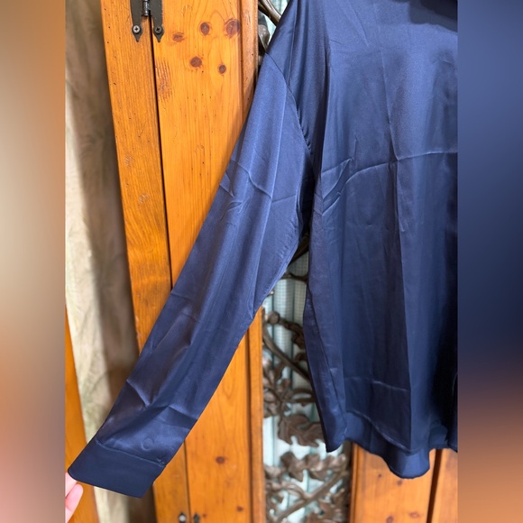 Chigant Silk Longsleeve - Picture 2 of 4